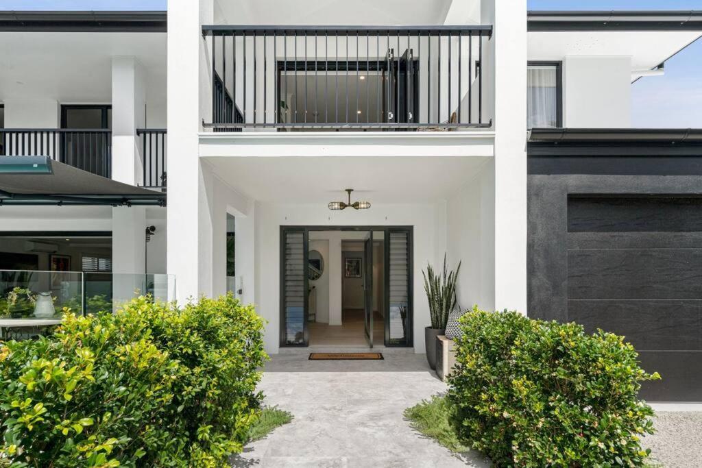 Style On Sound Luxury Home Noosa Noosaville Exterior photo