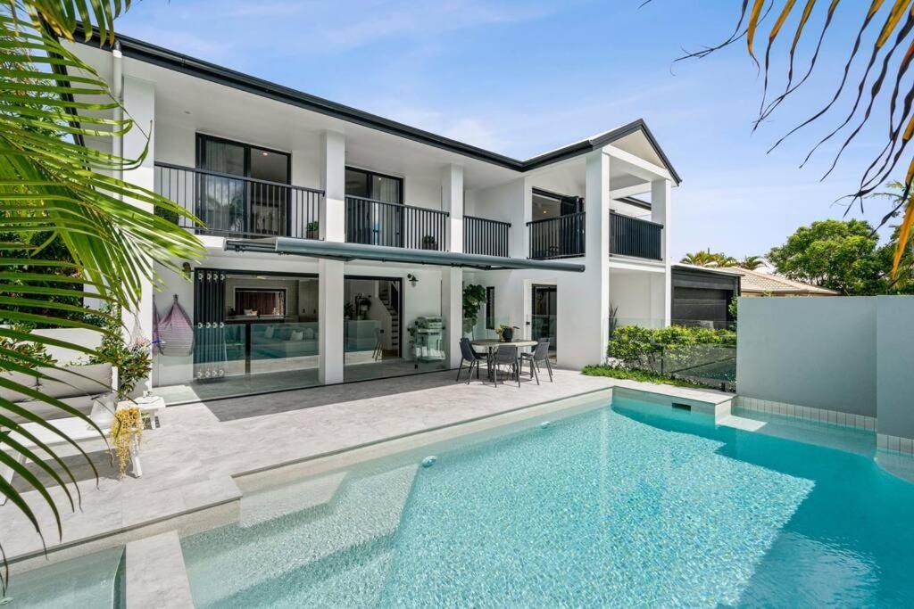 Style On Sound Luxury Home Noosa Noosaville Exterior photo